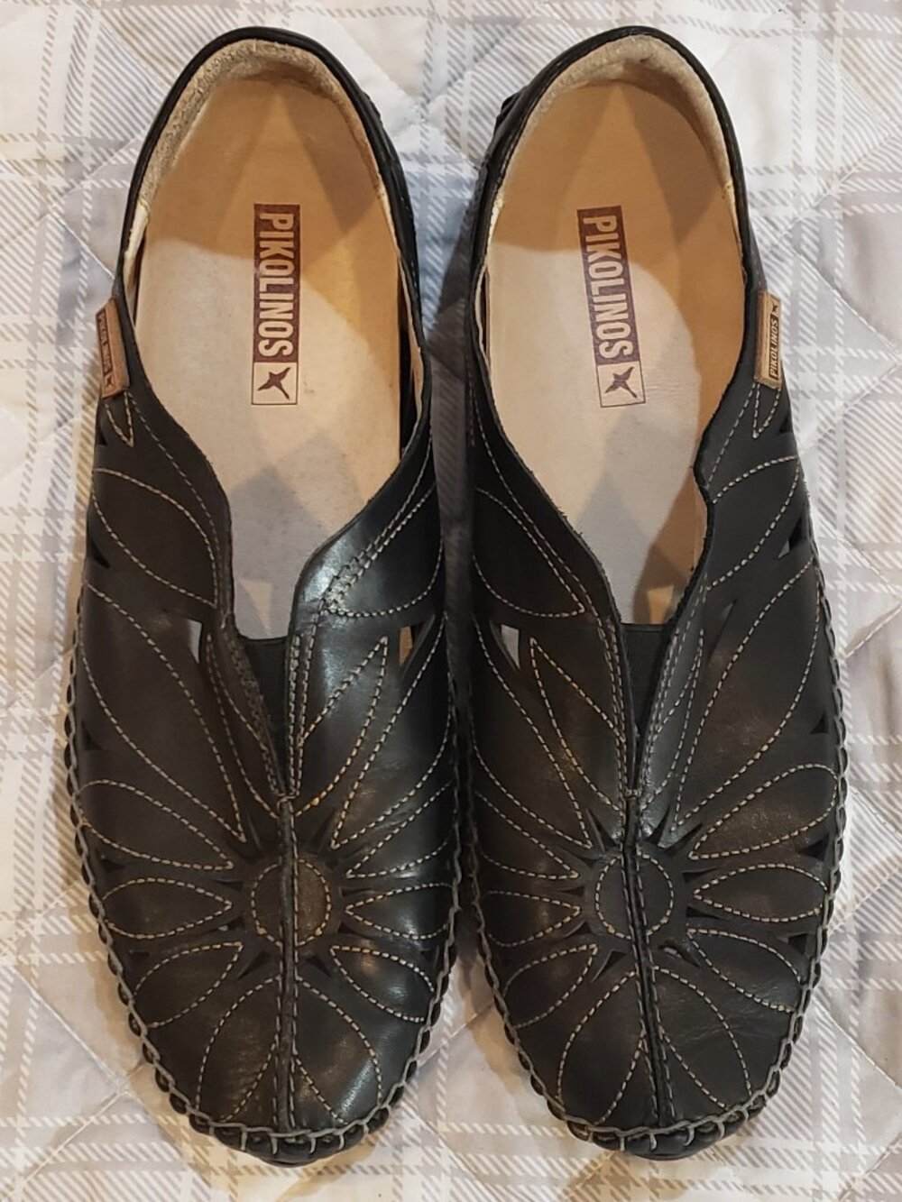 Pikolinos Women's Black Jerez Leather Floral Cut out slip on Loafers Size 39